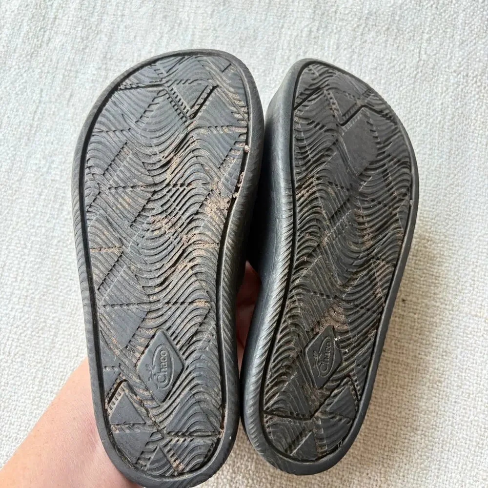Chaco Kid's Black Chillos Slide Sandals GUC Youth 2
